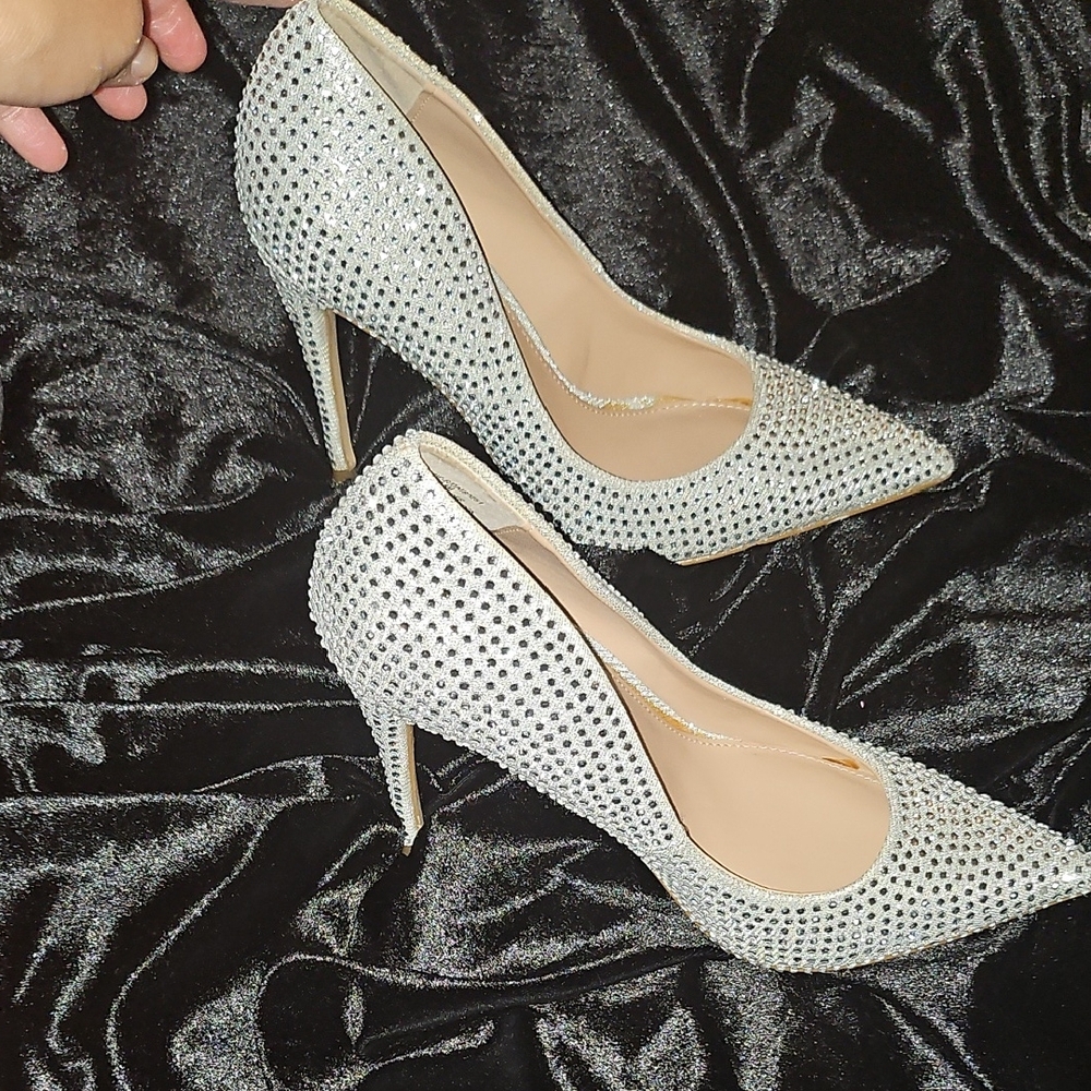 Steve Madden Glittering Silver Heels - Picture 4 of 6